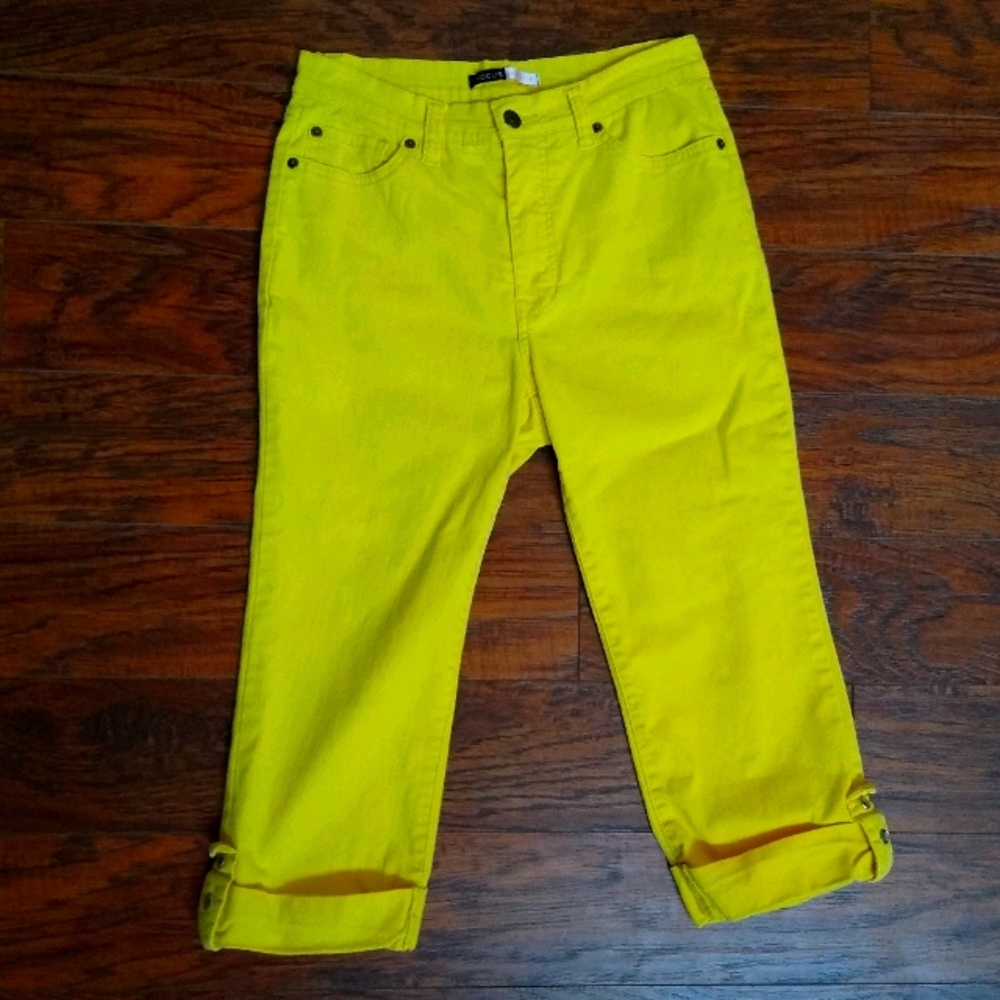 Focus Cuffed Capris